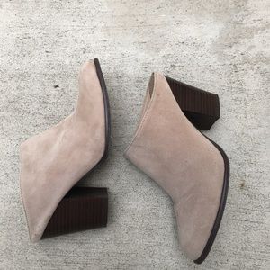 Kenneth Cole tan suede TAP DANCE  BOOTIE